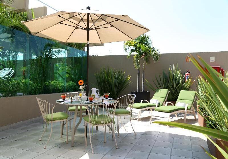 בית מלון כפרי Meson Ejecutivo Guadalajara Minerva  Av Mexico