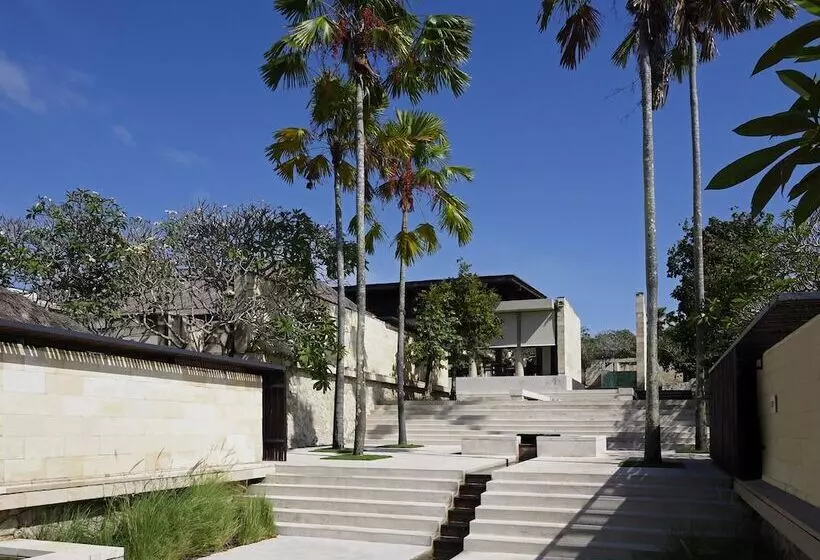 ホテル The Bale Nusa Dua By Lifestyleretreats