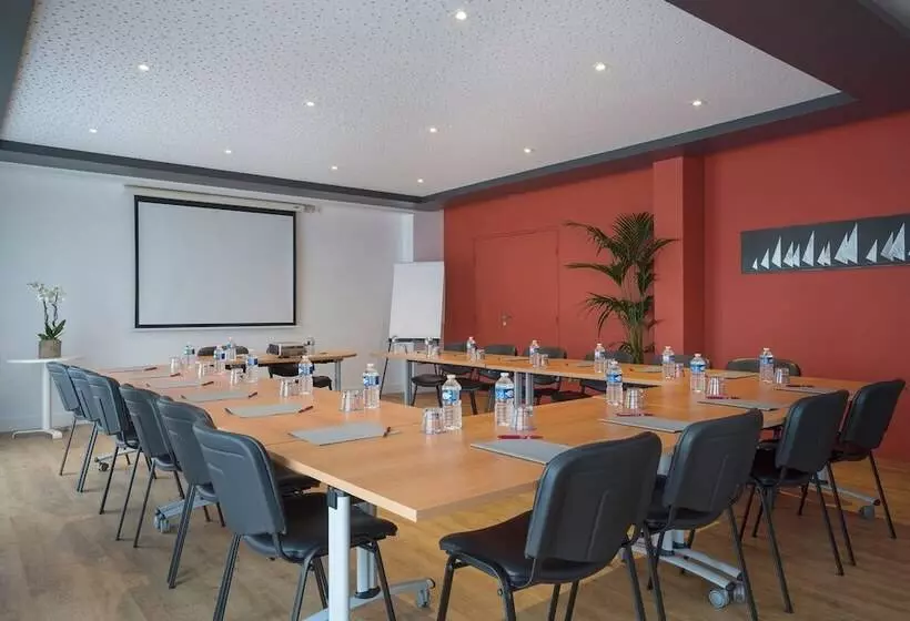 Отель The Originals Boutique, Hôtel Admiral S, Les Sablesd Olonne