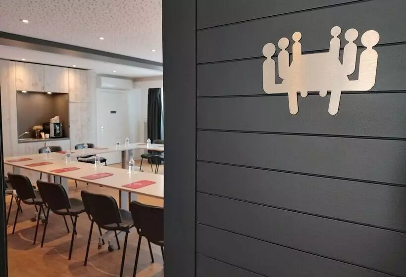 Отель The Originals Boutique, Hôtel Admiral S, Les Sablesd Olonne