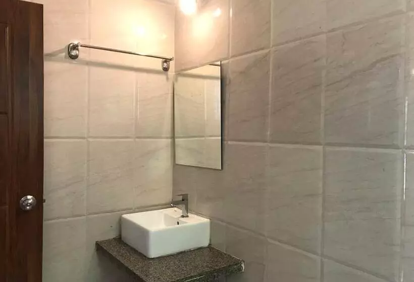 Hotel Resort Village Royal Near Calangute Beach