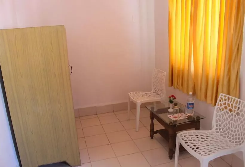 Hotel Resort Village Royal Near Calangute Beach