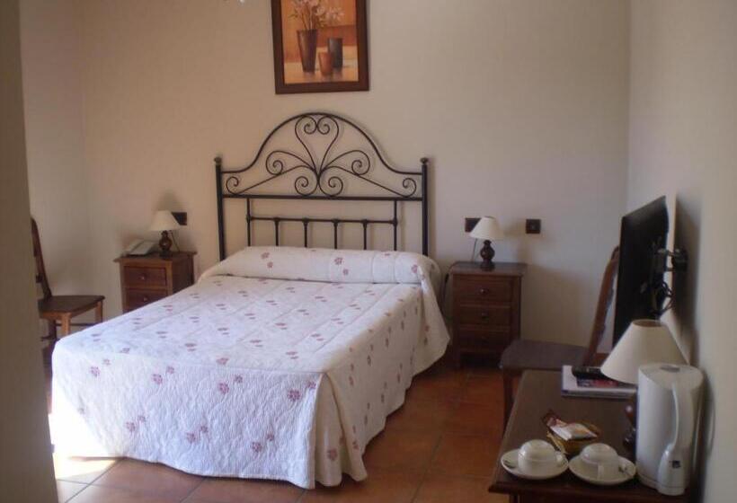 Отель Balcón De Los Montes