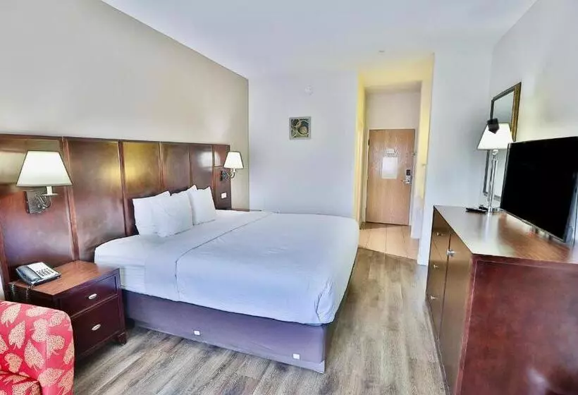 هتل Baymont By Wyndham Tucson Airport