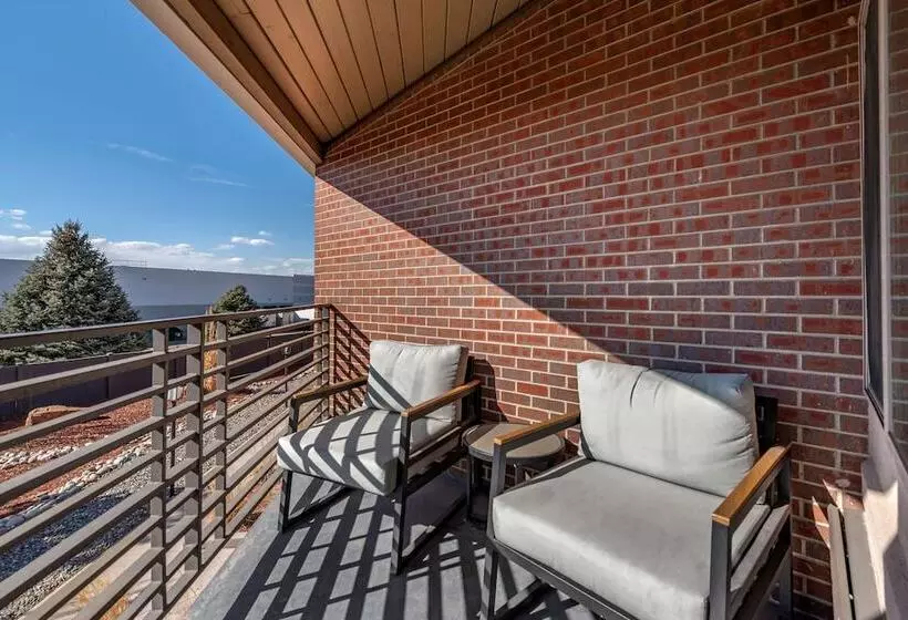 ホテル Best Western Premier Denver East