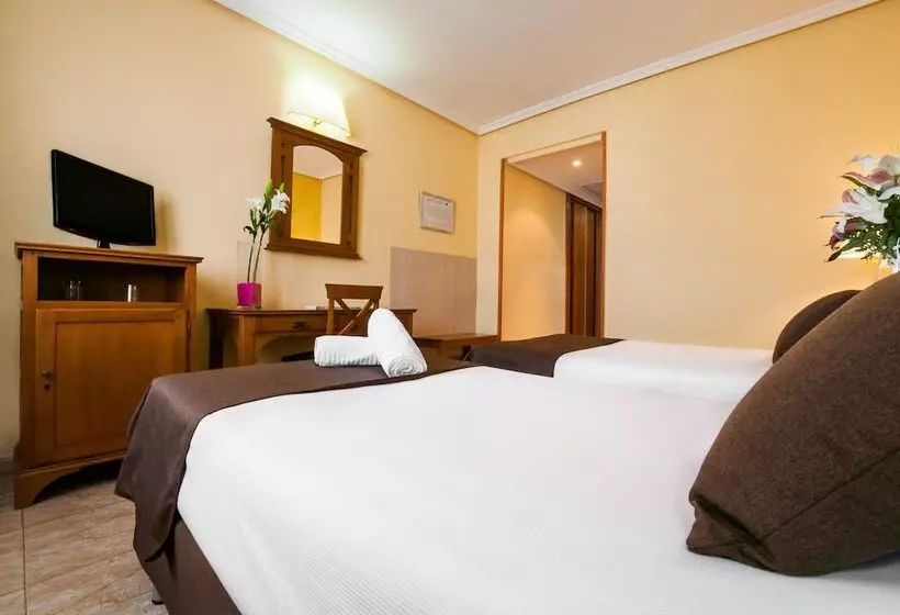 Отель Carlos I Toledo