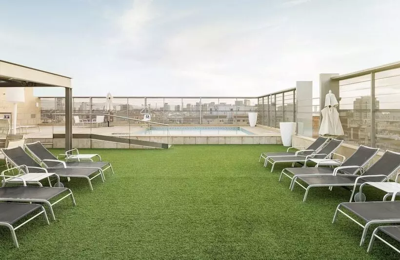 هتل Ilunion Barcelona