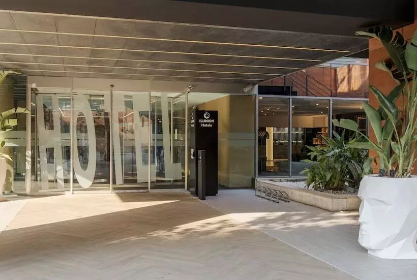 هتل Ilunion Barcelona