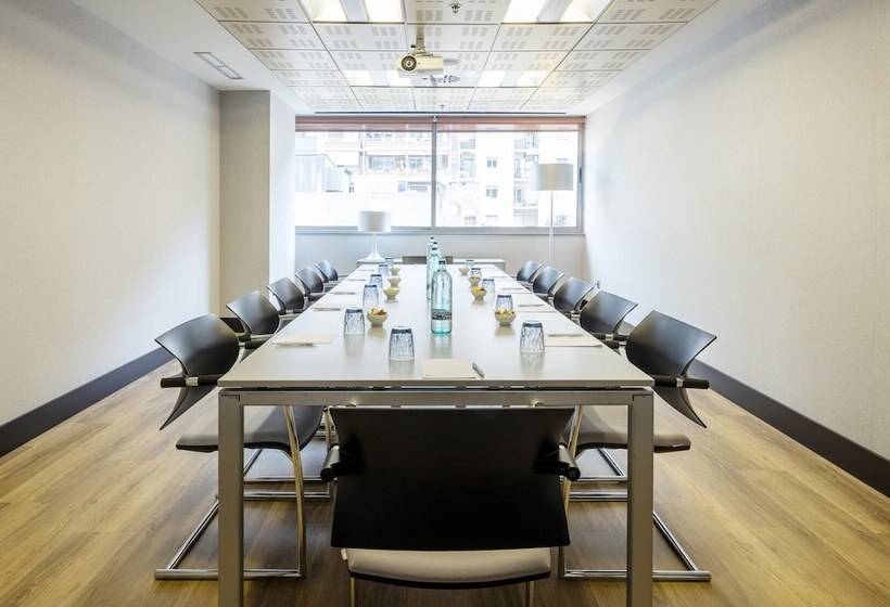 هتل Ilunion Barcelona