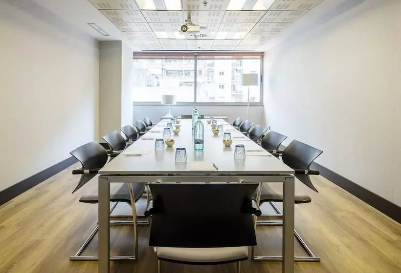 هتل Ilunion Barcelona