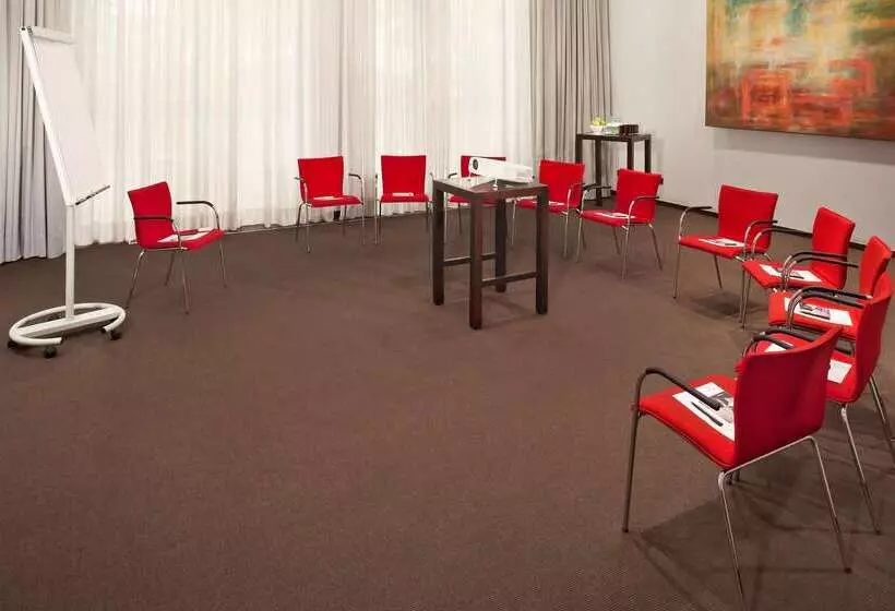 בית מלון כפרי Innside By Meliá Dusseldorf Derendorf