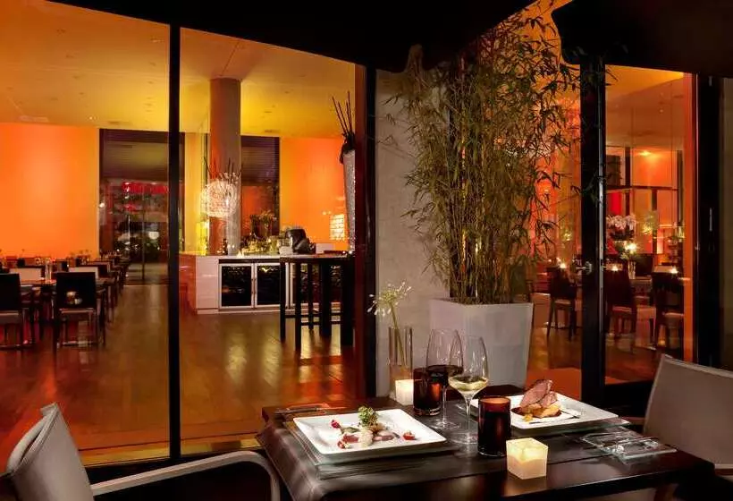 בית מלון כפרי Innside By Meliá Dusseldorf Derendorf