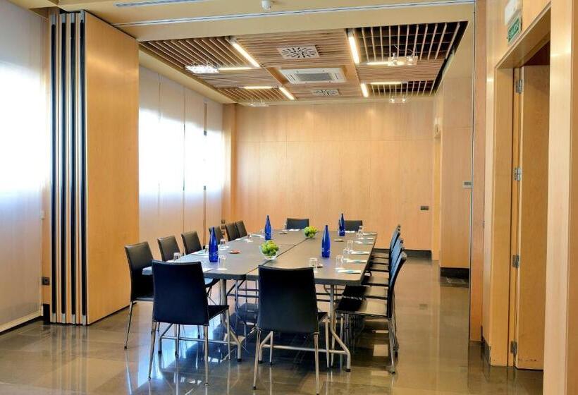 هتل NH Madrid Las Tablas