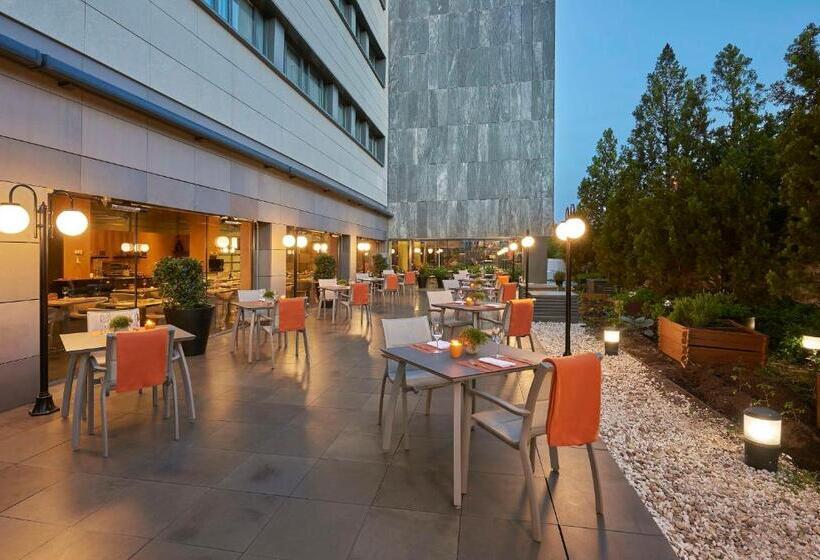 هتل NH Madrid Las Tablas