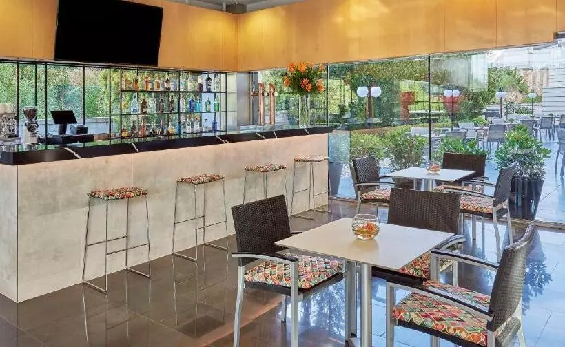 هتل NH Madrid Las Tablas