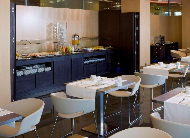 هتل NH Madrid Las Tablas