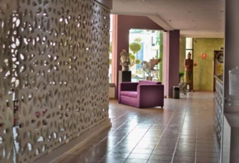 فندق Real Azteca Boulevard