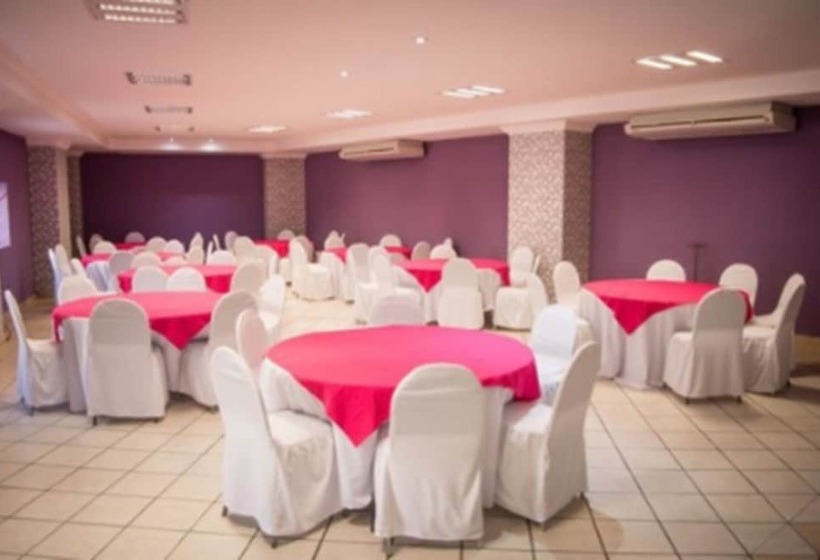 فندق Real Azteca Boulevard