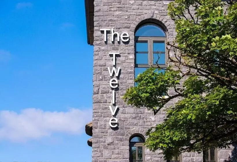 Отель The Twelve