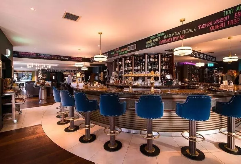 Отель The Twelve