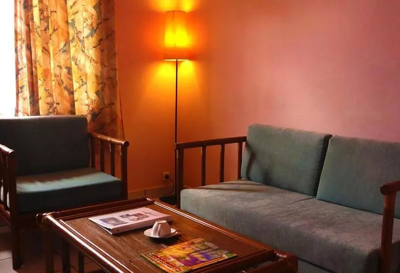 هتل Zeelandia Suites