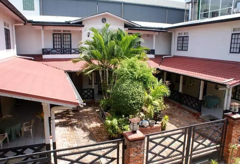 هتل Zeelandia Suites