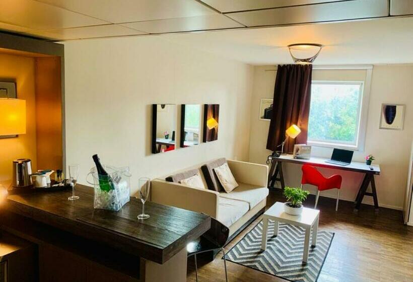 Standing Hotel Suites By Actisource