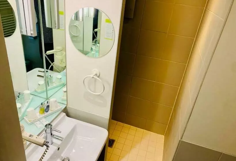 Standing Hotel Suites By Actisource