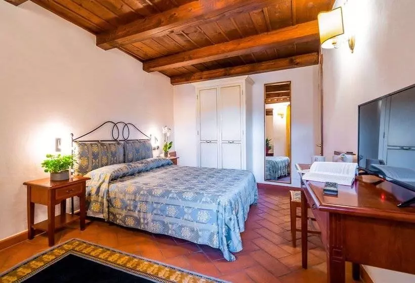 호텔 Albergo Falterona