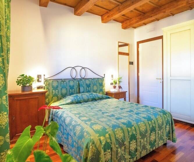 ホテル Albergo Falterona