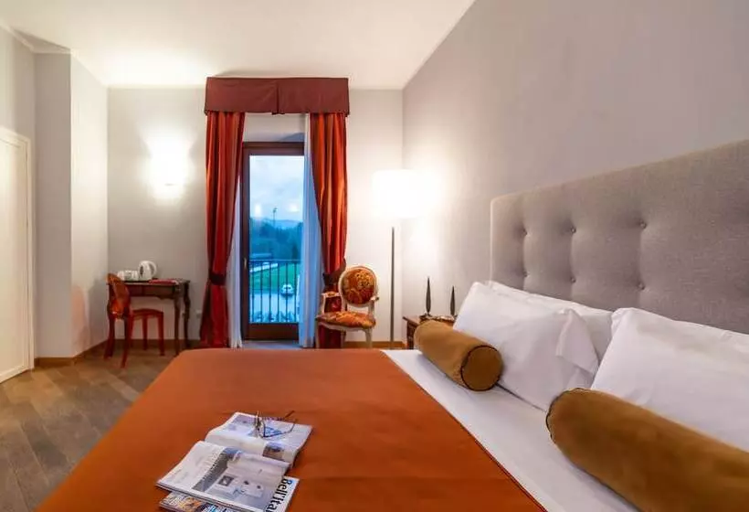 호텔 Albergo Falterona