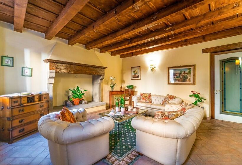 ホテル Albergo Falterona