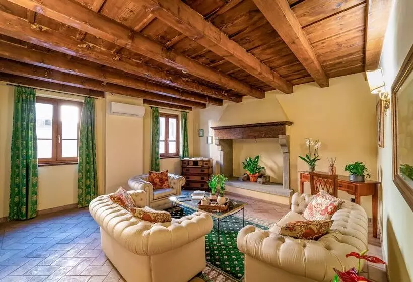 호텔 Albergo Falterona