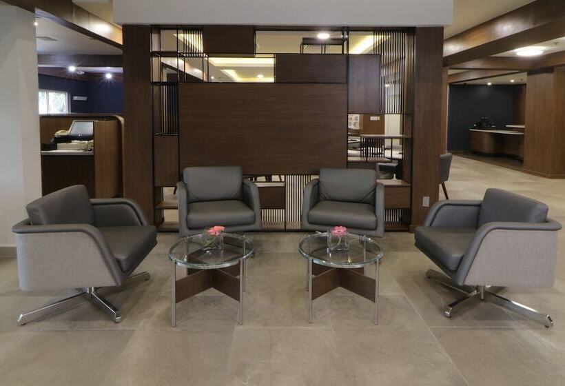 فندق Courtyard Monterrey Airport