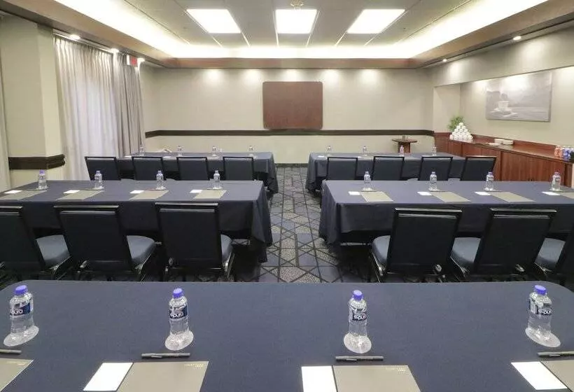 Отель Courtyard Monterrey Airport