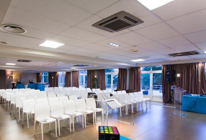 בית מלון כפרי Du Parc Roissy Villepinte  Parc Des Expositions