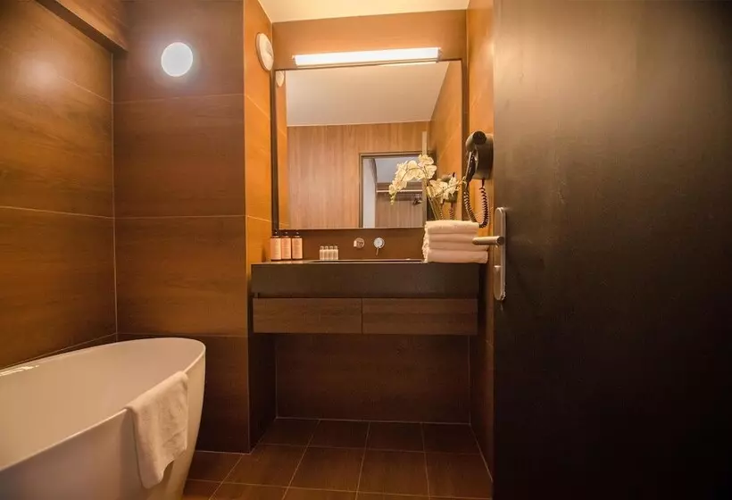 هتل Golden Tulip Villepinte Roissy Parc Des Expositions