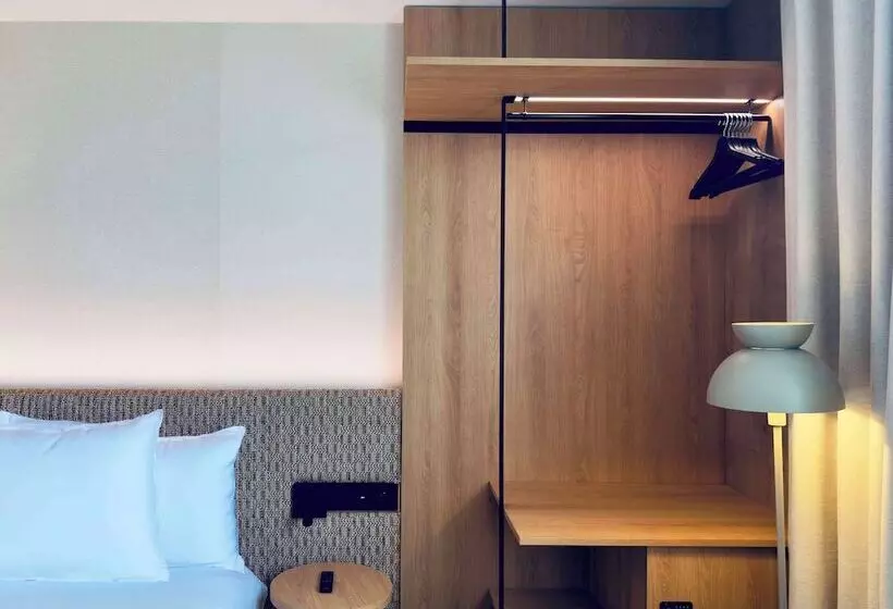 هتل Golden Tulip Villepinte Roissy Parc Des Expositions