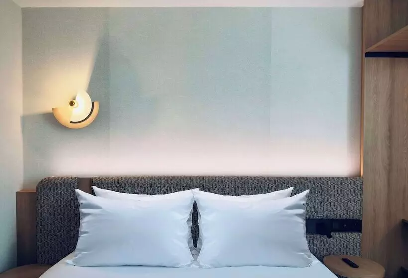 هتل Golden Tulip Villepinte Roissy Parc Des Expositions