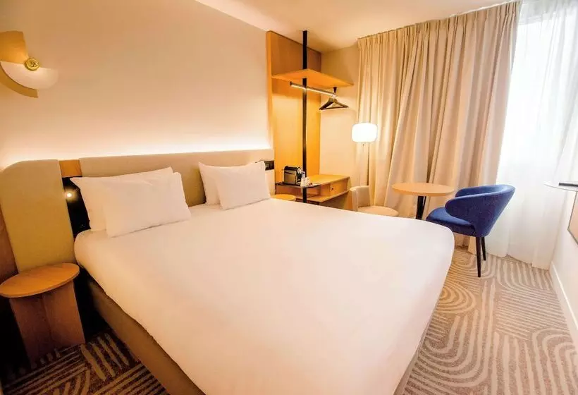هتل Golden Tulip Villepinte Roissy Parc Des Expositions