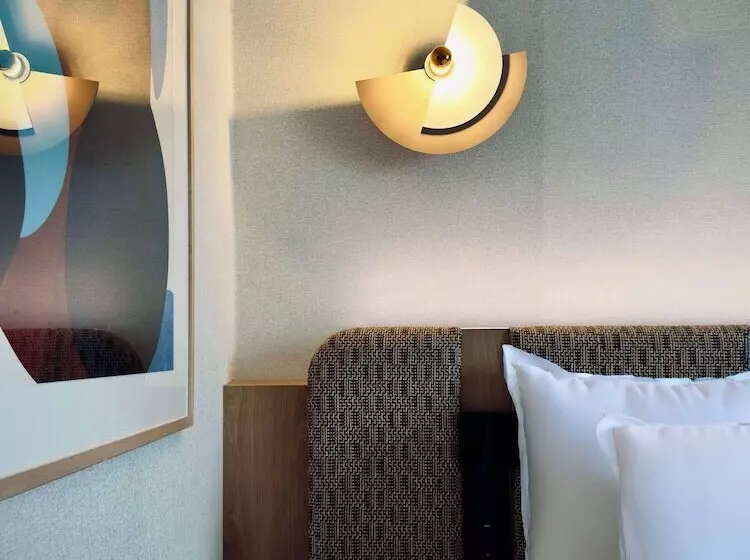 هتل Golden Tulip Villepinte Roissy Parc Des Expositions