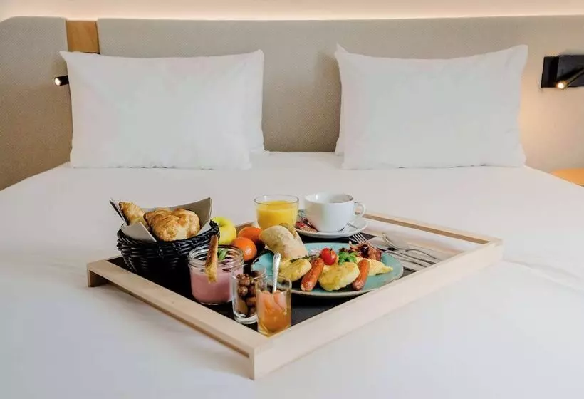 هتل Golden Tulip Villepinte Roissy Parc Des Expositions