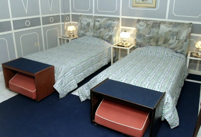 هتل Royal Gardens