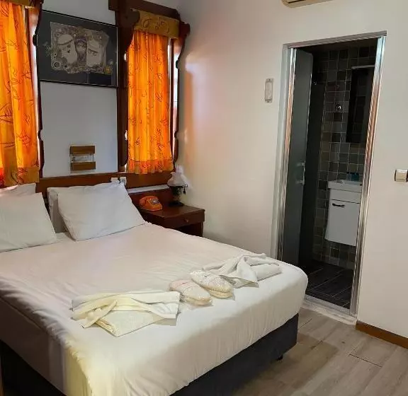 Hotel Karyatit Kaleici