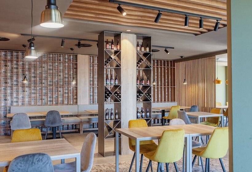 هتل Plaza Alaquas