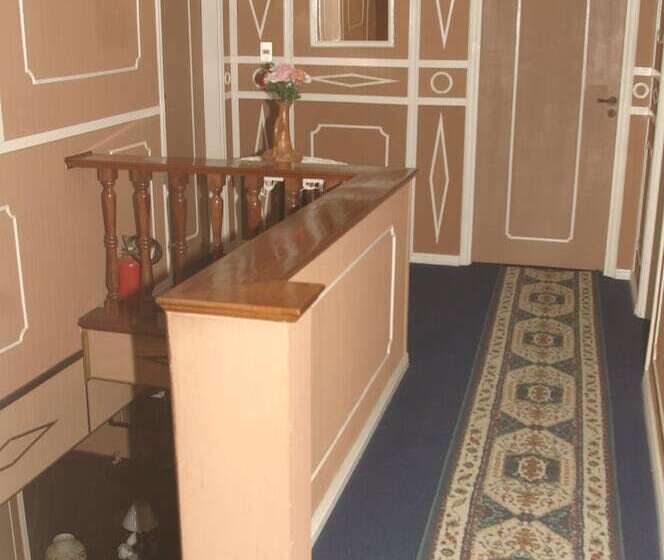 هتل Royal Gardens