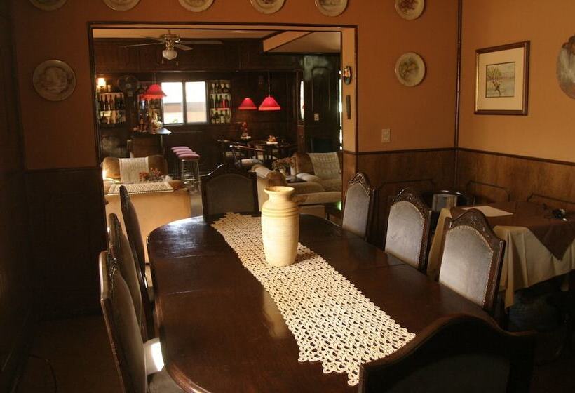 هتل Royal Gardens