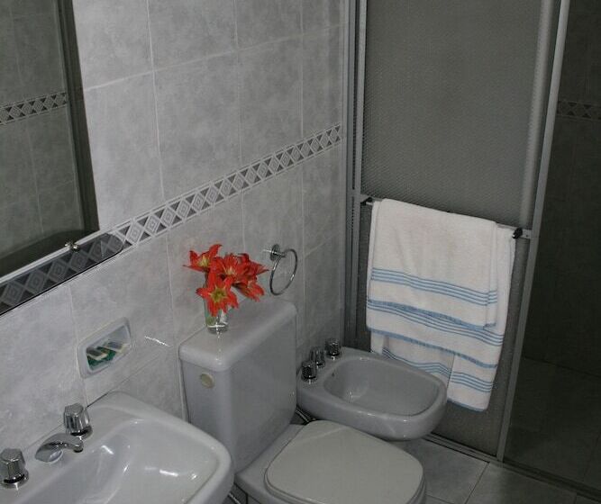 هتل Royal Gardens