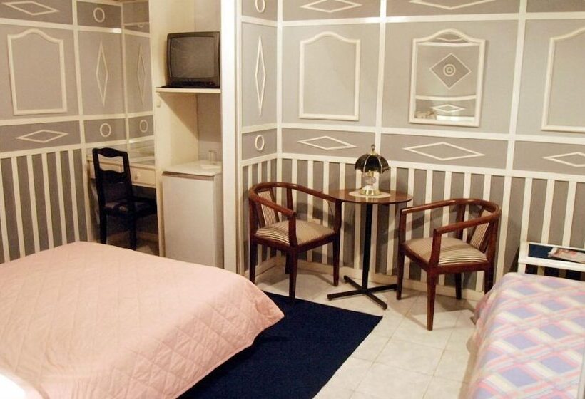 هتل Royal Gardens