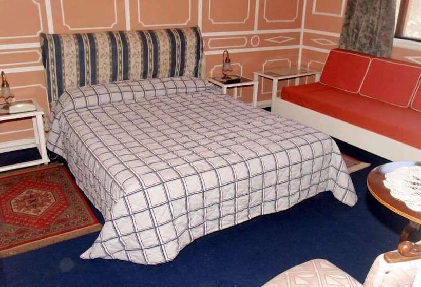 هتل Royal Gardens